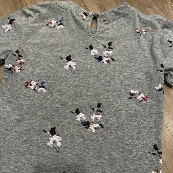Like New French Connection Heather Gray Floral T-Shirt Dress - Picture 5 of 10